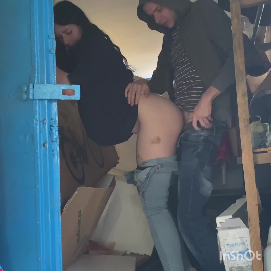 Fucked the new worker in the backyard